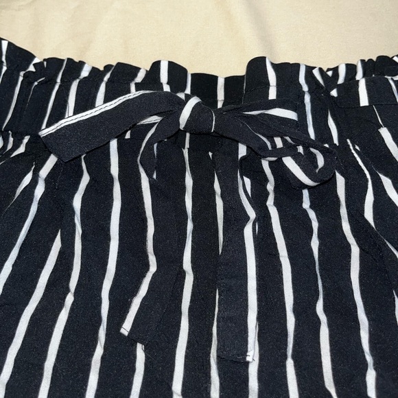 Women’s striped shorts - Picture 2 of 11